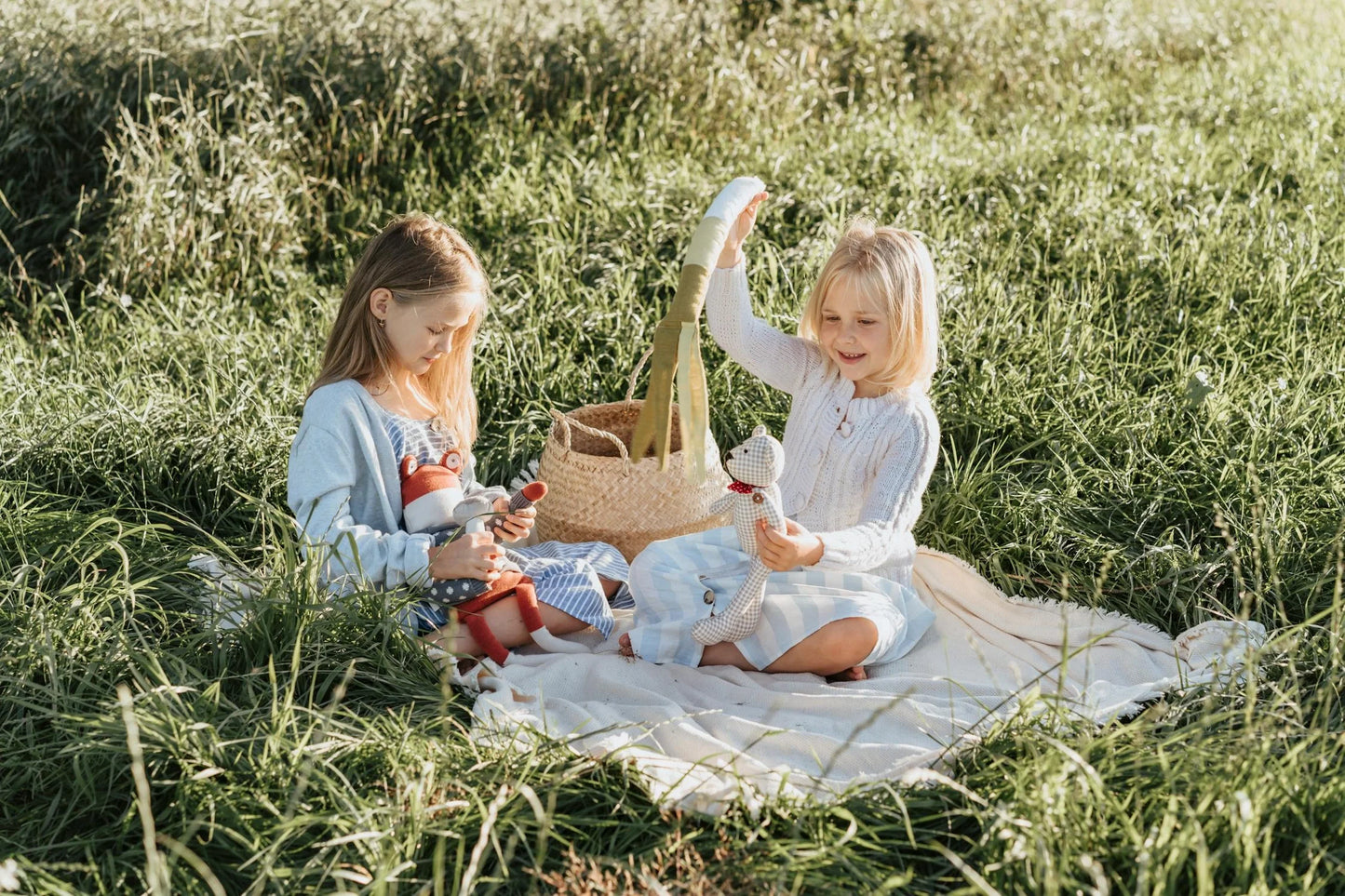 best fabrics for kids, breathable clothing for children, lightweight materials for toddlers, choosing the right clothes for spring, kids' comfort wear