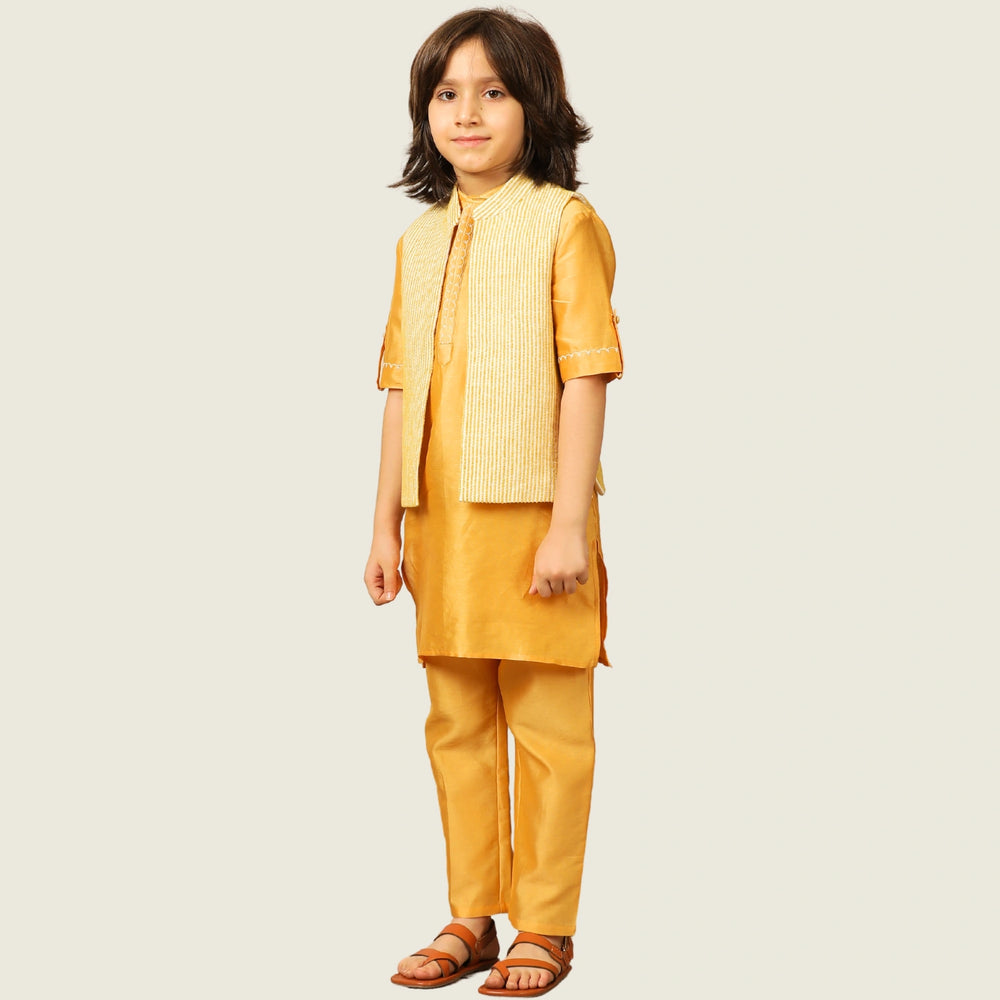 
                  
                    chanderi+kurta+set+yellow+pajama+jacket+threadwork+festive+boy+indianwear+pocomico
                  
                