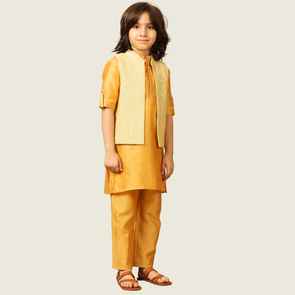 
                  
                    chanderi+kurta+set+yellow+pajama+jacket+threadwork+festive+boy+indianwear+pocomico
                  
                