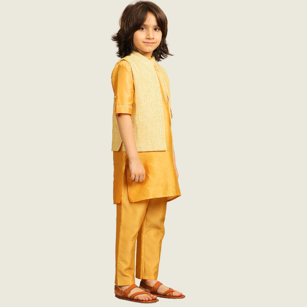 
                  
                    chanderi+kurta+set+yellow+pajama+jacket+threadwork+festive+boy+indianwear+pocomico
                  
                
