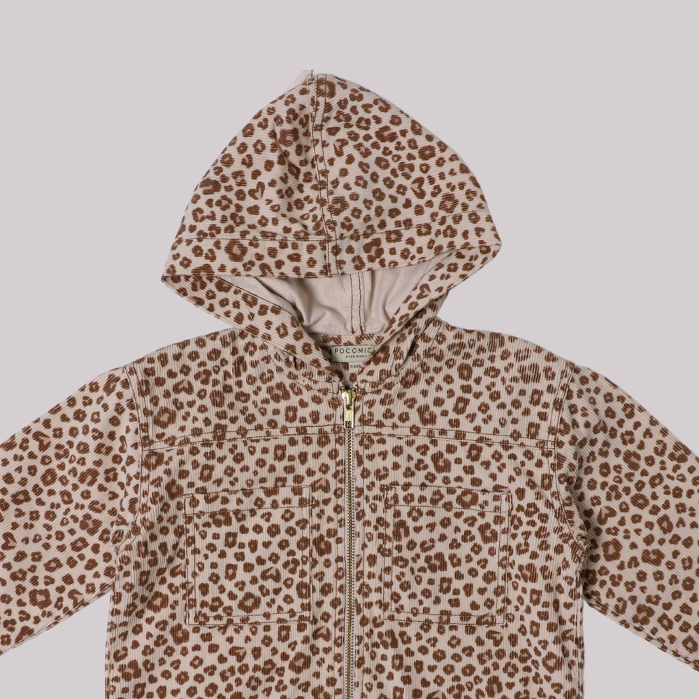 
                      
                        Cozy-Cheetah-print-hoodie-and-pants-set-made-from-soft, thick-Corduroy-fabric, perfect-for-keeping-kids-warm-in-winter.
                      
                    