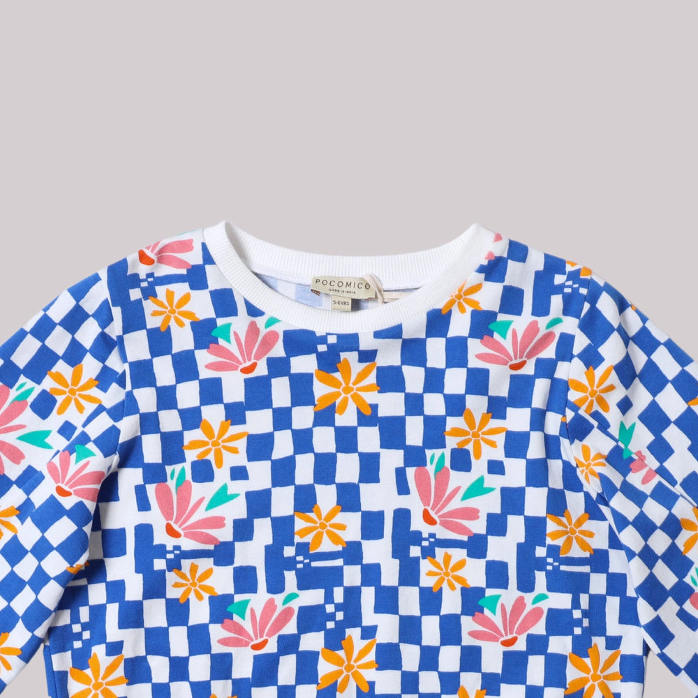 
                      
                        sweatshirt-blue-floral-pixel-checkered-floral-white-fleece-warm-winter-girl-pocomico
                      
                    