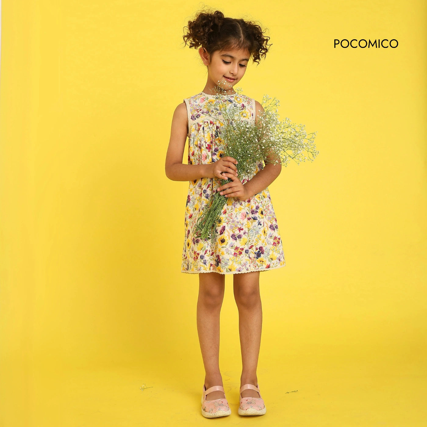 Starry denim jacket + Girls fashion staple + Celestial-inspired outerwear + Pocomico kids' jacket + Blue cotton denim + Versatile layering piece + Star-studded girls' coat + Comfortable everyday jacket + Stylish children's outerwear + Trendy kids' fashion