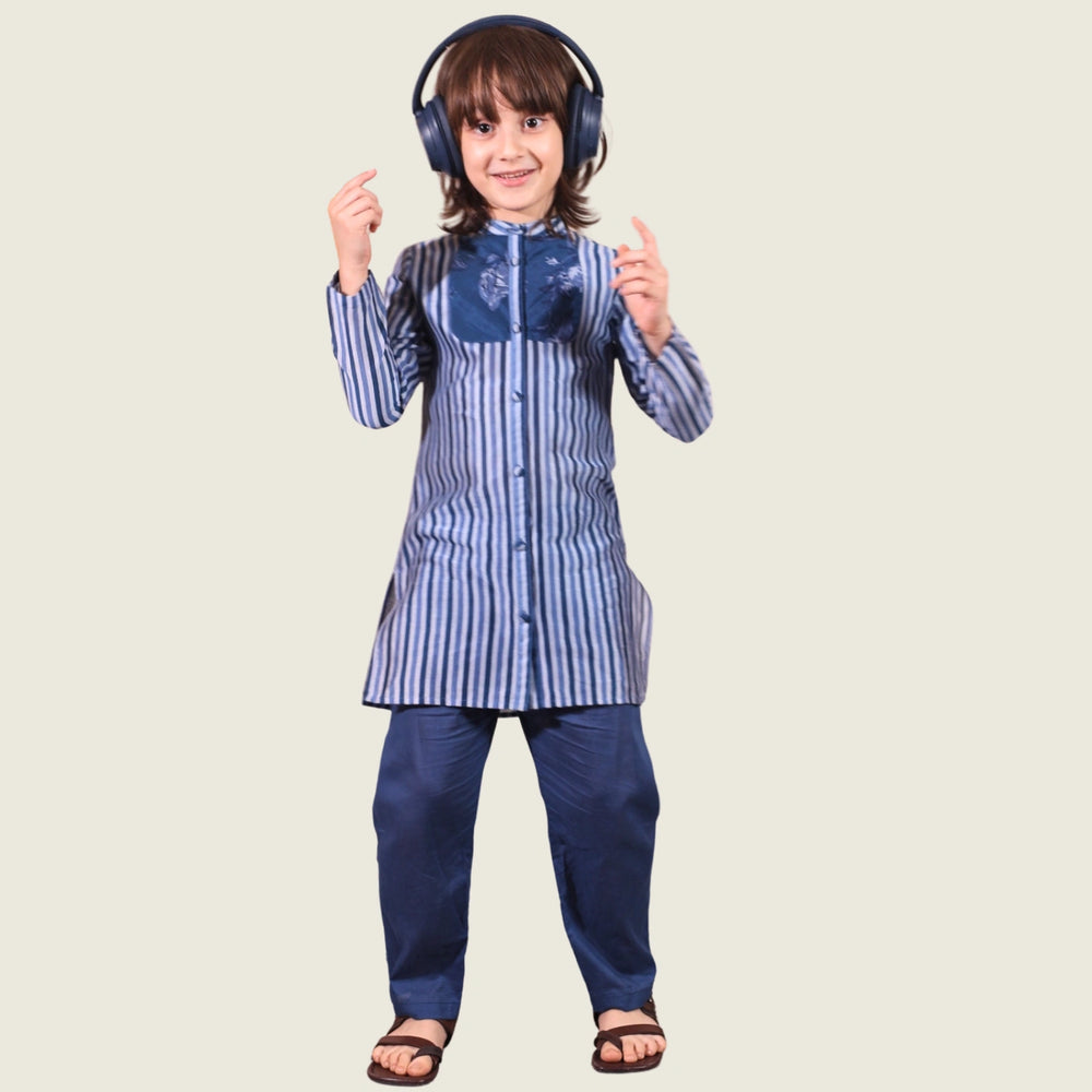 
                  
                    navy blue-kurta-pajama-boys-chanderi-stripes-set-pocomico
                  
                