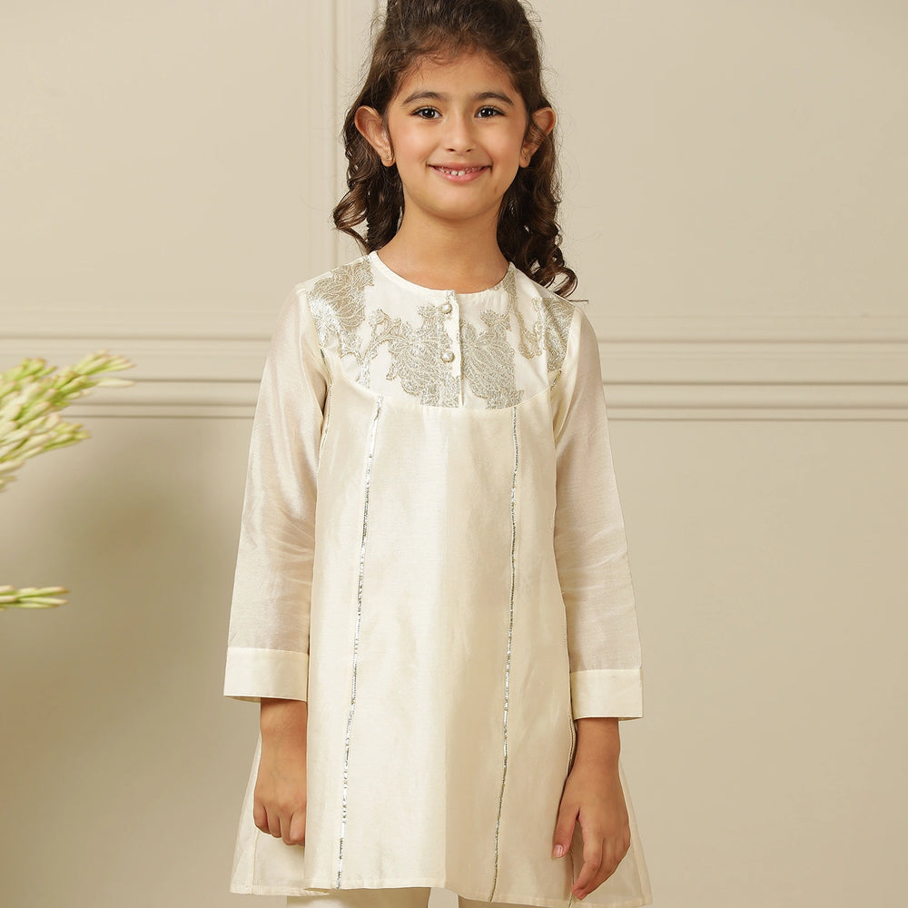 
                  
                    The Bahar sharara set is an ode to indian festivity, crafted from luminous solid chanderi fabric and lined with 100% BCI-certified cotton for all day comfort.
                  
                